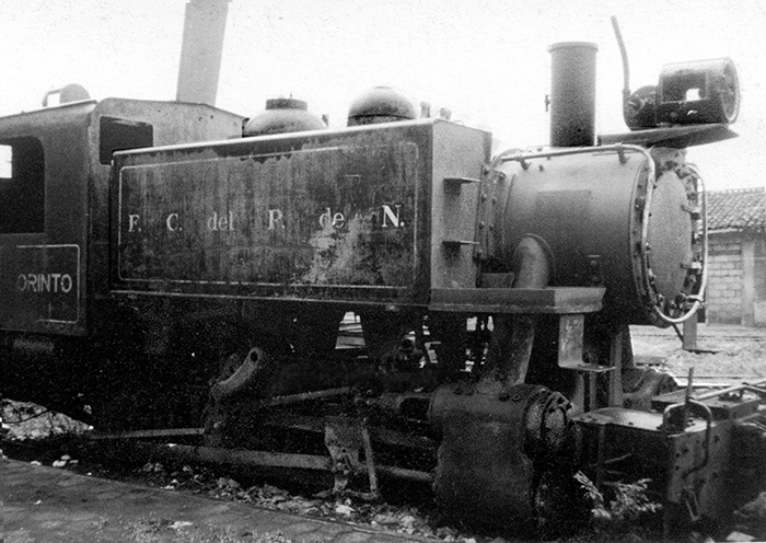 Locomotive 35 steam tank-engine Corinto Nicaragua.700