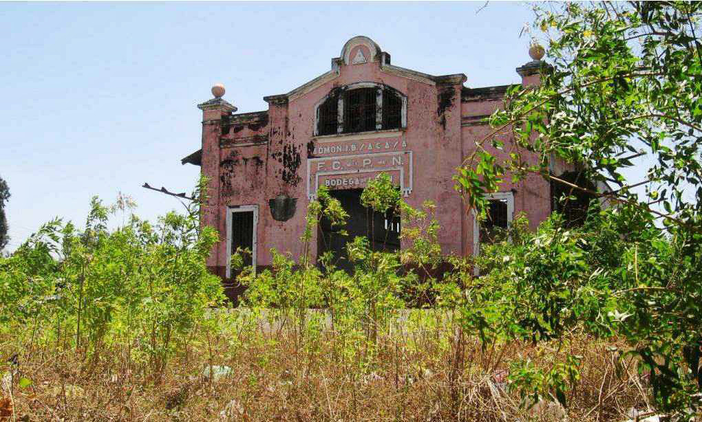 Leon station around 2012 in ruins