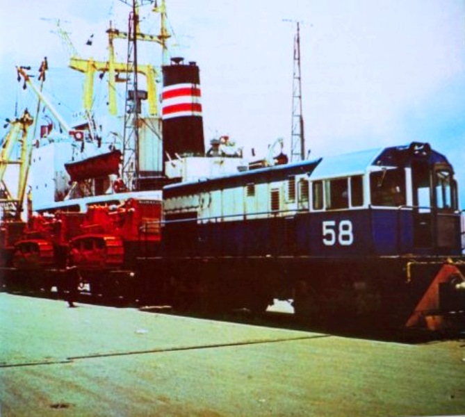 Locomotive 58 at corinto pier